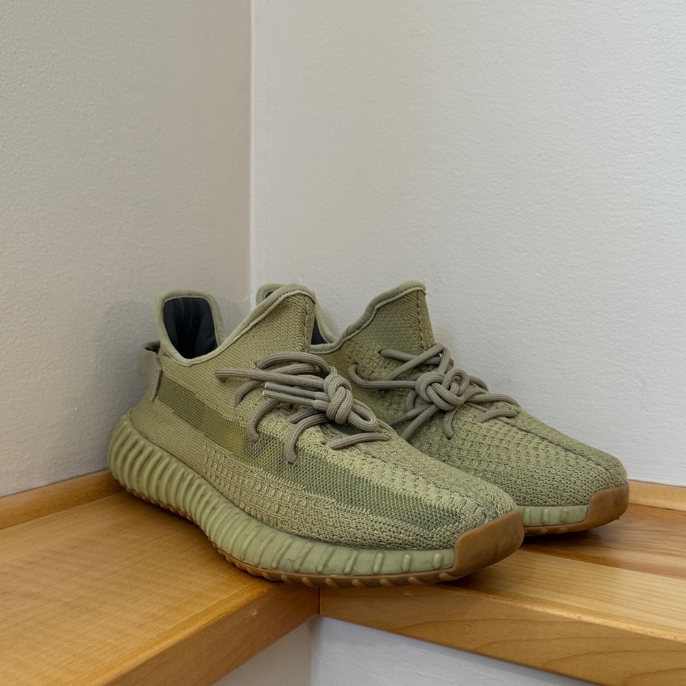 Adidas Yeezy Boost 350 V2 - Sulfur